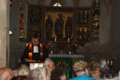 Andacht zum Tag des Offenen Denkmals
Den Tag des Offenen Denkmals begann Pfarrer Frieder Wisch mit einer Andacht. 
