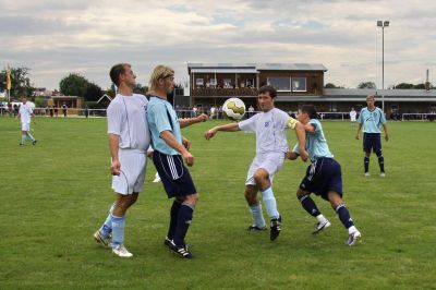SV-Blau-Wei-Zorbau I - TSV Leuna 1919 I
Mit einem Auftaktsieg startete die 1. Mannschaft des SV Blau Wei Zorbau in die neue Saison. (Bilder: Wolfgang Schulze, Leuna)
