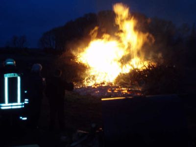 20080323_2021886190_osterfeuer0021.jpg