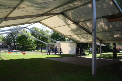 Abbau des Festzeltes
Nach dem 22. Zorbauer Festanger gab es fr Einige immer noch alle Hnde voll zu tun.
